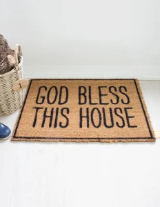 Felpudo de coco con la frase “God bless this house”, producto solidario de Have a God Time