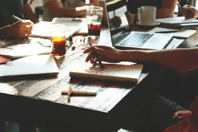 Equipo de Have a God Time trabajando con propósito cristiano para transformar vidas